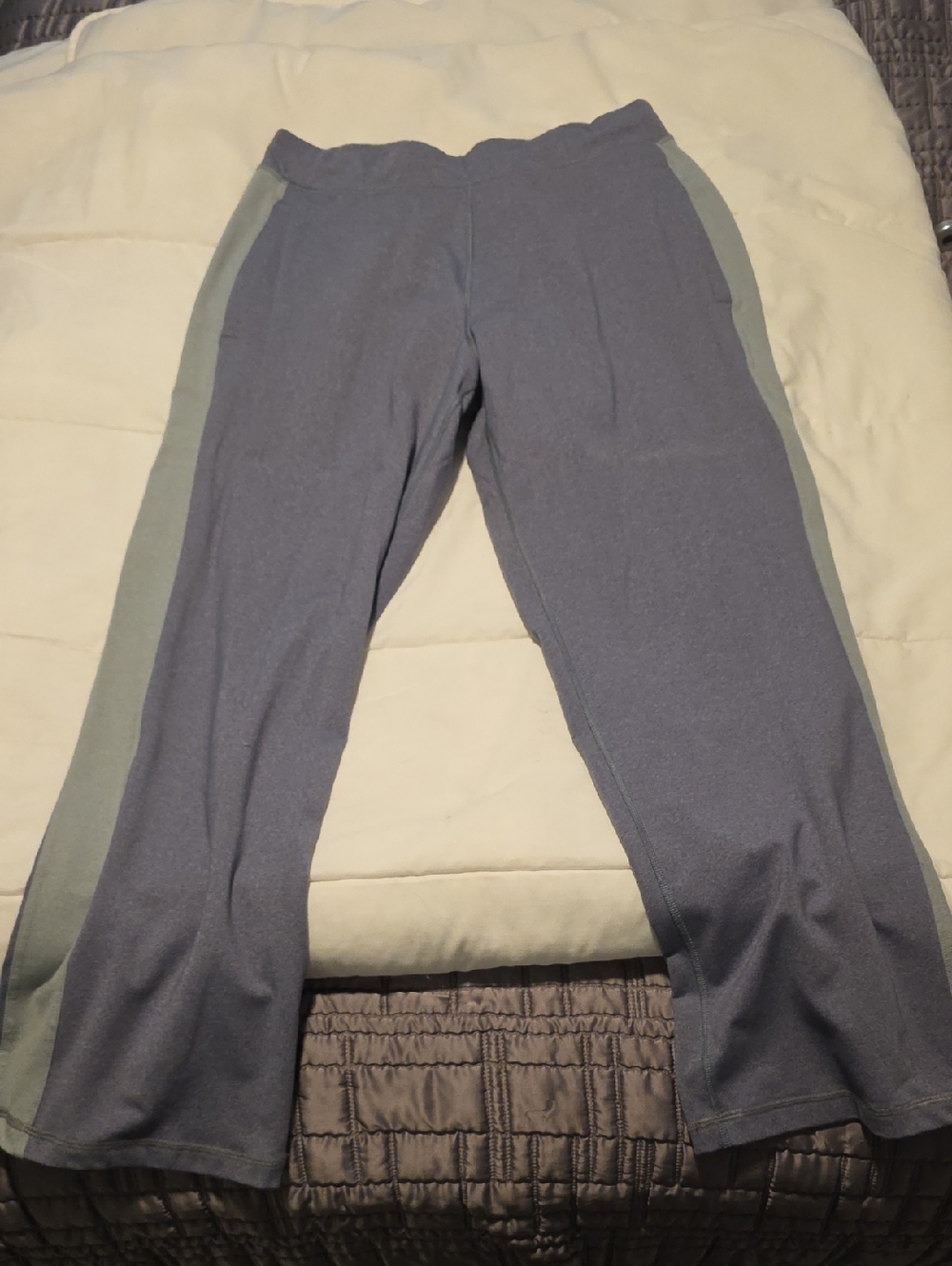 lululemon athletica Kung Fu Pant with Light Gray Side Panels Lg